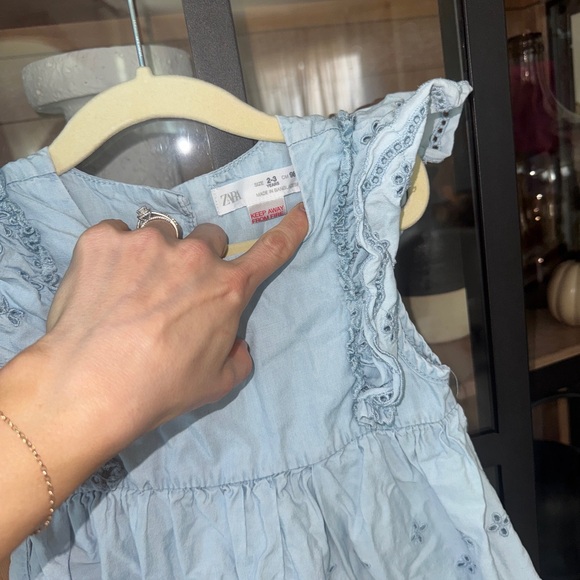 Zara Kids eyelet chambray dress ruffles flutter sleeve toddler girl denim floral - Picture 5 of 7